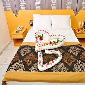 Grand Uysal & Hotel apartamentowy Alanya